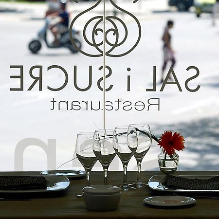 Hotel Ciutat イグアラダ エクステリア 写真