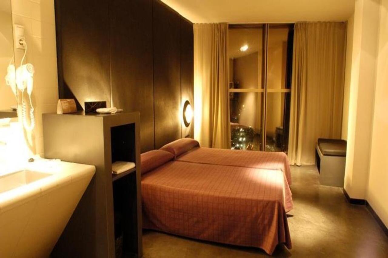 Hotel Ciutat イグアラダ エクステリア 写真