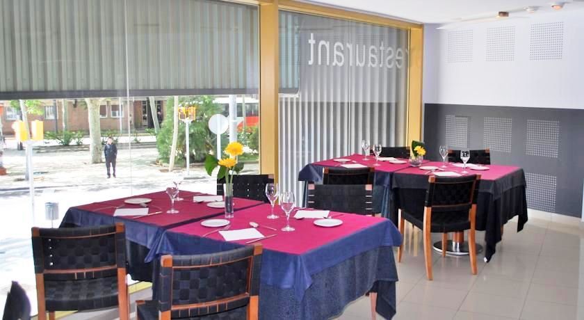 Hotel Ciutat イグアラダ エクステリア 写真