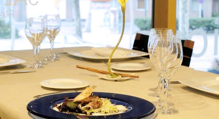 Hotel Ciutat イグアラダ エクステリア 写真